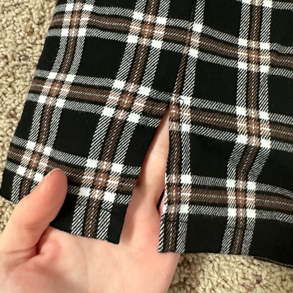 Brandy Melville skirt - Picture 2 of 4